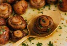 Funghi al burro, il gustoso contorno per piatti da favola Funghi al burro