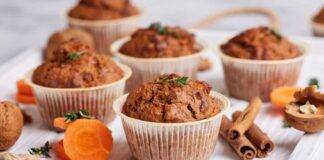Muffin carote e cacao talmente morbidi che si sciolgono in bocca