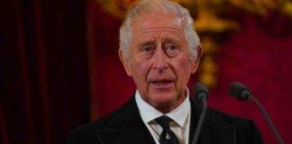 Re Carlo preso a torte in faccia - RicettaSprint