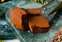 Torta tartufo, praticissima ricetta per realizzare il dessert perfetto in pochi minuti Torta tartufo