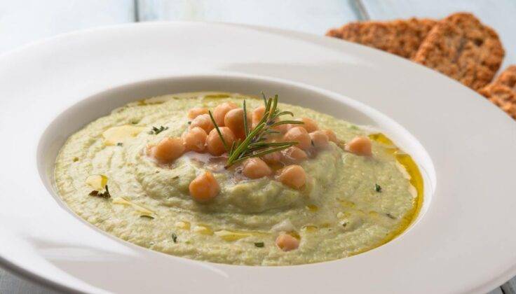 Vellutata di ceci aromatizzata al rosmarino con crostini croccanti ...