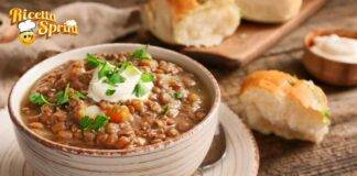 Zuppa di lenticchie e funghi leggera, saporita e dal sapore unico, buona anche a cena