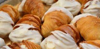 sfogliatelle ricce con crema di ricotta al cioccolato bianco