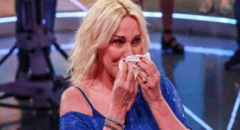 Antonella Clerici devastata dal dolore: “Nessuna cura per lei…”