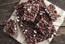 Barrette di riso soffiato pronte in 10 minuti: lo snack dolce da portarsi sempre dietro