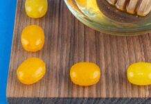 Caramelle al miele fatte in casa: un vero toccasana per la gola Caramelle al miele fatte in casa: un vero toccasana per la gola