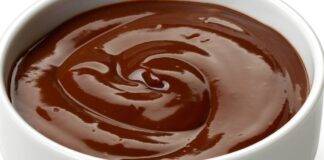 Crema al cioccolato senza uova: leggera e irresistibile