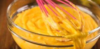 Crema pasticcera alla zucca: stasera, presentala in tavola con qualche biscotto