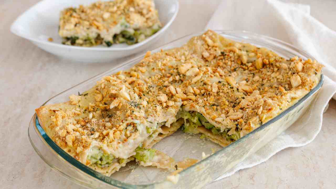 Lasagna alle zucchine e taralli un piatto alternativo alle classiche ricette, sarà un successone