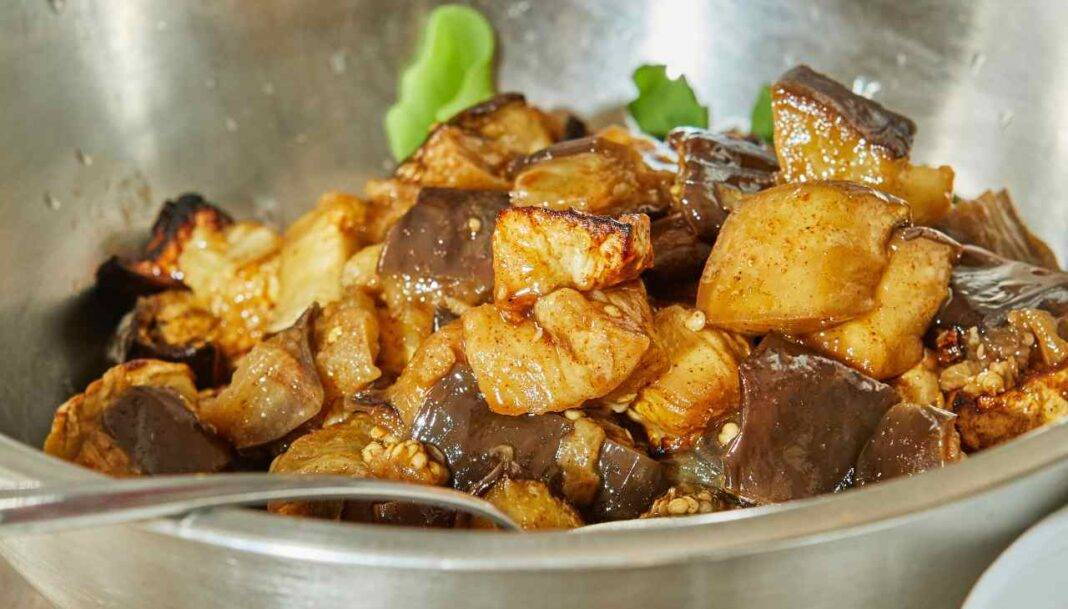 Melanzane a funghetto cotte al forno leggerissime! RicettaSprint.it