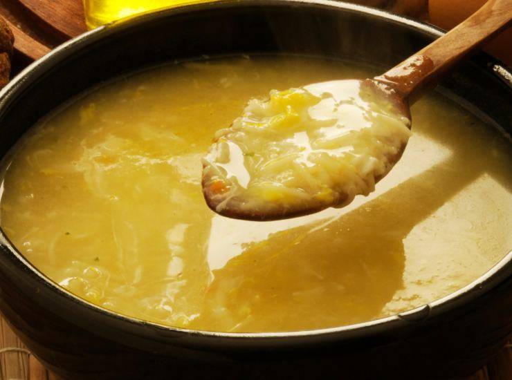 Minestrina con il formaggino: non tutti la sanno fare, tu la prepari così? Foto di Ricetta Sprint