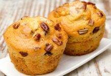 Muffins alle noci e mandorle preparali per le colazioni invernali