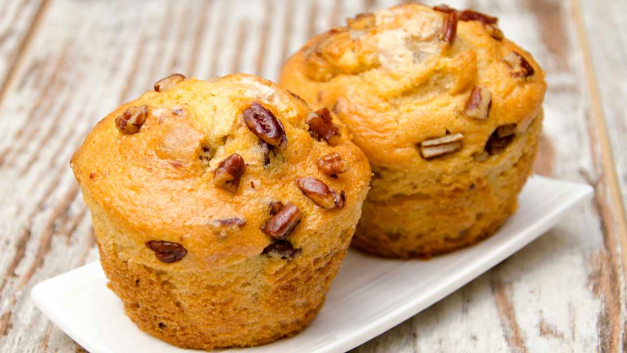 Muffins alle noci e mandorle: preparali per le colazioni autunnali