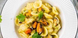 Pasta e patate: provala con le cozze, e svieni per quanto è buona