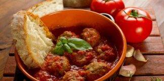 Polpette al sugo della nonna saranno un successone, preparale domenica!