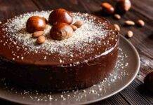 Torta di cioccolato e castagne basta una fetta per tirarti su di morale