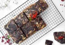 Tortina pasticciata al doppio cioccolato, sfiziosa morbidissima e perfetta per tutti i giorni Tortina pasticciata al doppio cioccolato