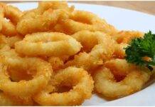 Anelli di calamari fritti: la ricetta delle nonne per farli croccanti e asciutti Anelli di calamari fritti: la ricetta delle nonne per farli croccanti e asciutti