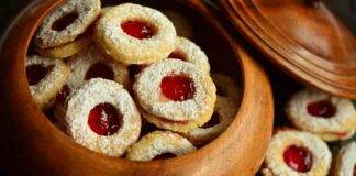 Biscotti al limone con cuore di marmellata