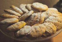 Biscotti montati per inzuppo