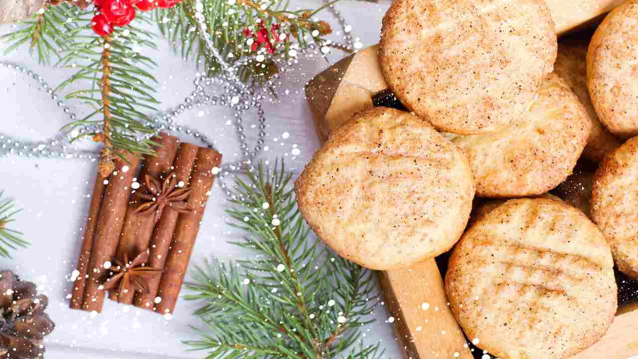 Biscottini di Natale profumati alla cannella, un dolcissimo dono da regalare
