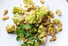 Broccolo romano: non deve mancare a Natale, ma fallo leggero Broccolo romano: non deve mancare a Natale, ma fallo leggero