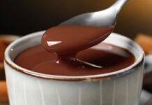 Cioccolata calda al rum solo per un pubblico adulto