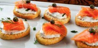 Crostini fantastici al salmone, per aprire le danze la notte di San Silvestro