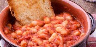 Fagioli all’uccelletto con il pomodoretto, provali con il pane: spaccano!