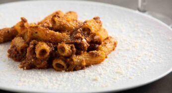 Maccheroni con ragù avanzato di Natale: in pochissimi minuti servirai un piatto con i fiocchi