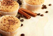 Muffin al cappuccino: soffici e leggeri per iniziare la giornata con il piede giusto Muffin al cappuccino soffici e leggeri per iniziare la giornata con il piede giusto