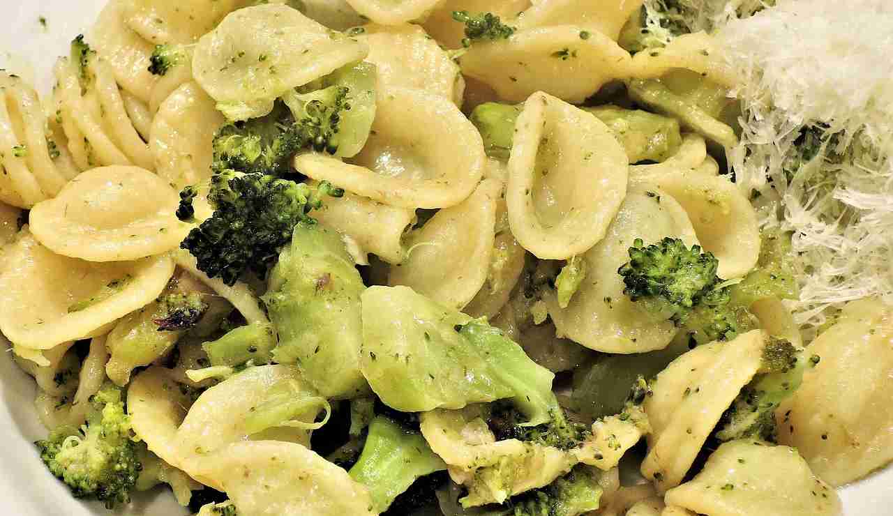 Orecchiette broccoli e acciughe