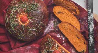 Pane più gusto, il mix di pomodoro e rosmarino che accompagna magnificamente ogni portata