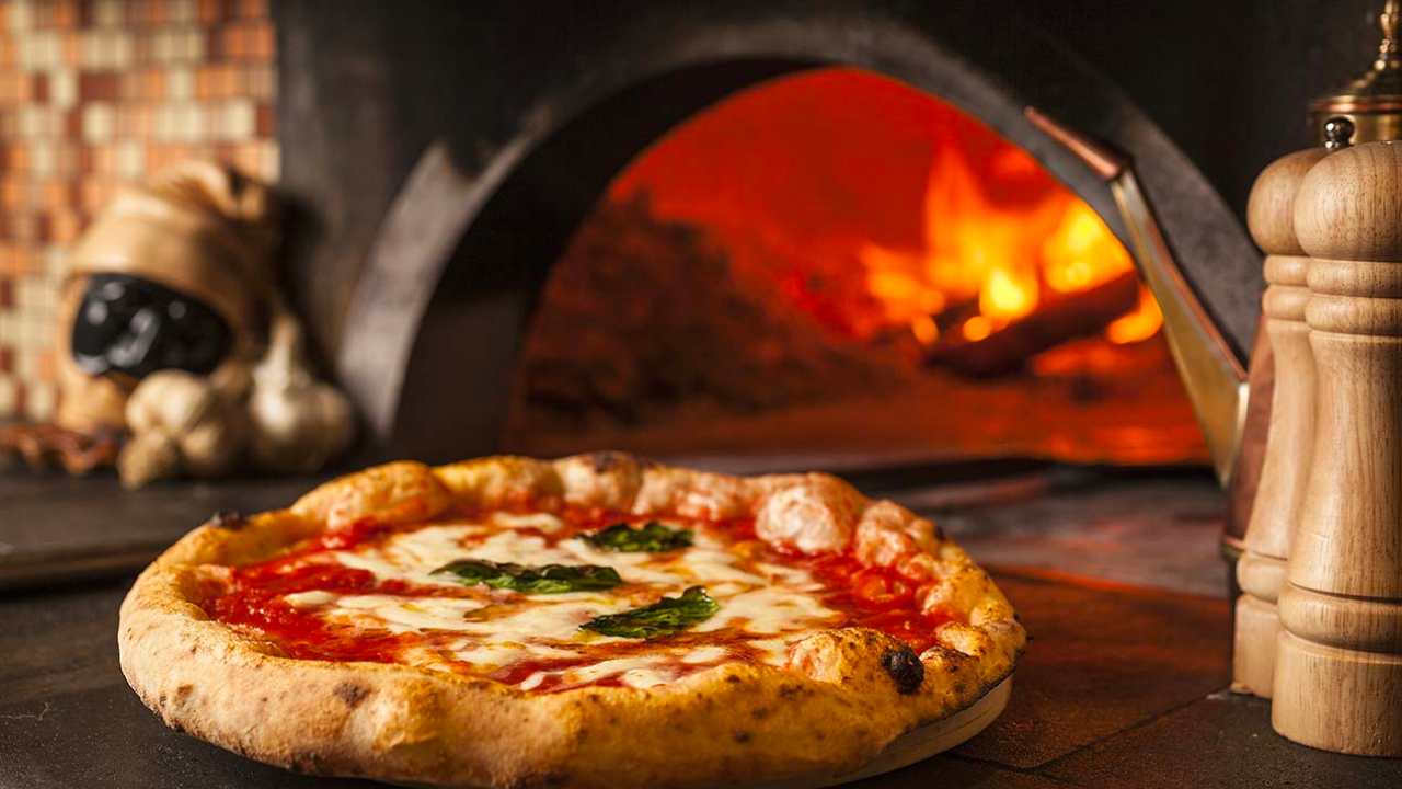 Pizza Napoletana fuori legge - RicettaSprint