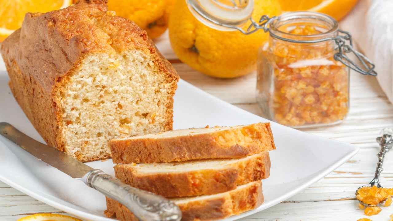 Plumcake all'arancia si prepara con le bucce, così eviterai sprechi, perfetto anche a colazione
