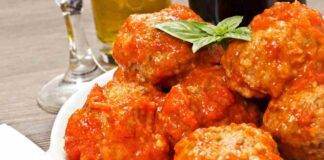 Polpette di ricotta al pomodoro talmente morbide che si sciolgono in bocca