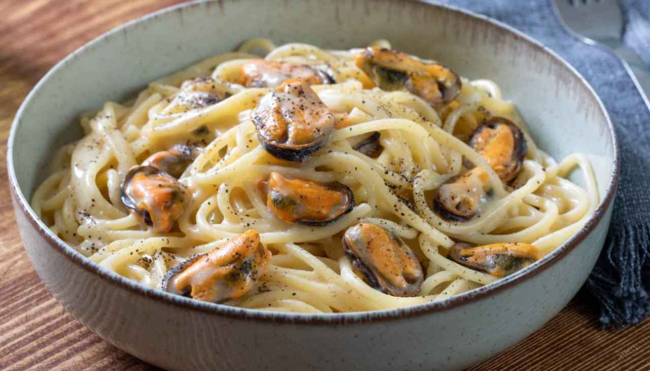 Spaghetti con le cozze cremosi: ecco il trucchetto