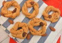 Taralli napoletani mandorlati, per accompagnare le serate in festa!