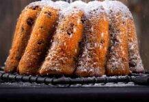 Torta al cappuccino con tante gocciole di cioccolato fondente