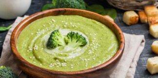 Vellutata di broccoli perfetta per un pranzo sano e leggero, iniziamo l'anno con i buoni propositi