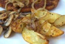 Anelli di cipolle con patate e funghi al forno, prepariamo il contorno perfetto per stasera Anelli di cipolle con patate e funghi al forno