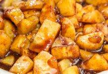 Banane caramellate: hai provato a mangiarle? la merenda perfetta per i più piccoli Banane caramellate: hai provato a mangiarle? la merenda perfetta per i più piccoli