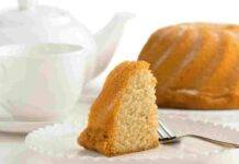 Ciambella al latte tiepido: provala nel latte, è favolosa ciambella