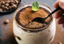 Coppa con yogurt e caffè il dessert al cucchiaio velocissimo in soli 15 minuti sarà pronto
