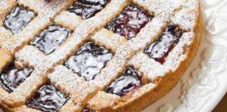 Crostata di frolla ricotta e visciole: questa si che e una merenda con i fiocchi!