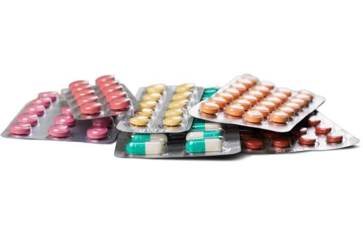 Diversi tipi di pillole in blister