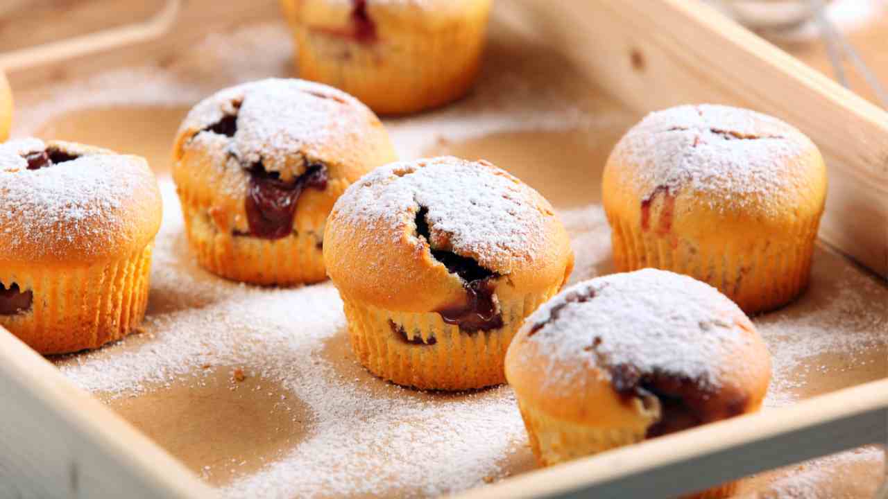 Muffin alla marmellata la ricetta semplice e veloce, in soli 5 minuti saranno pronti e potrai fare colazione