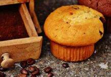 Muffin di yogurt con cannella e caffè