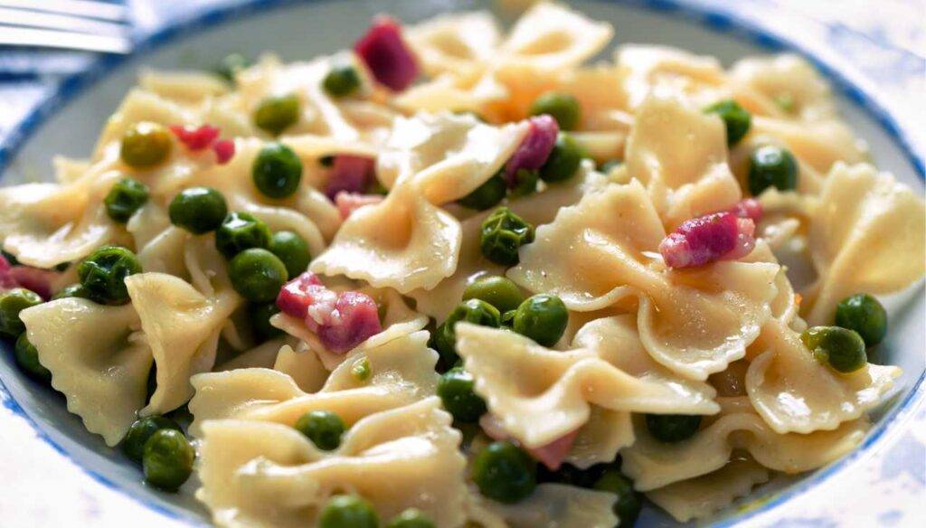 Pasta e piselli surgelati pronta in 10 minuti RicettaSprint.it