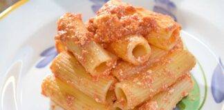 Pasta ricotta e pomodoro: dopo di che il pranzo è pronto, e non solo. È da paura!